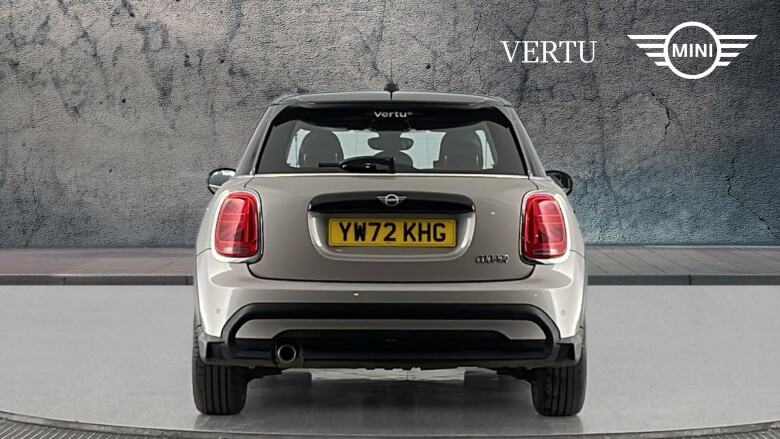 MINI Hatchback 1.5 Cooper Exclusive 5dr Auto [Comfort Pack] Petrol Hatchback